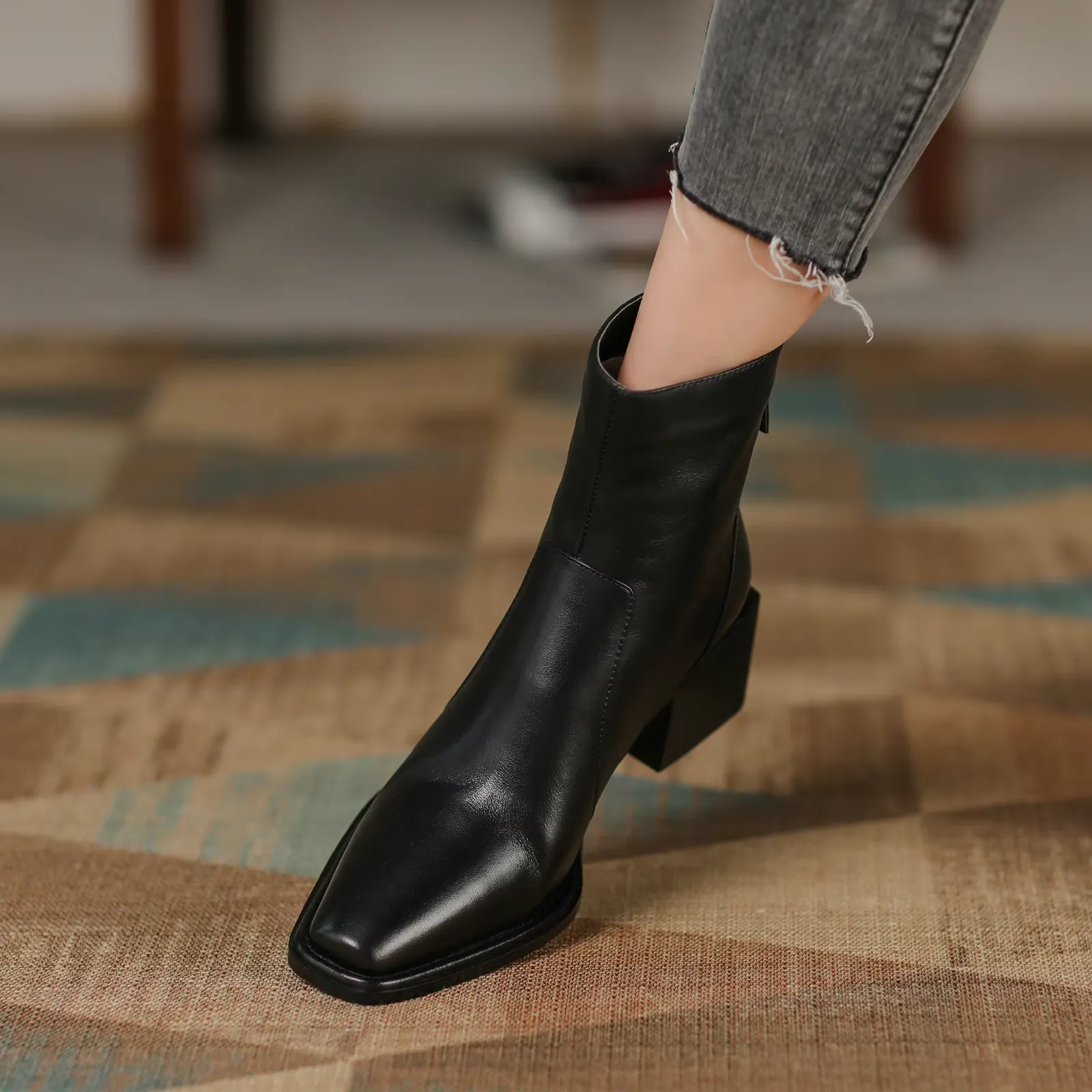 USS Shoes Evelyn Women's Square Toe Ankle Boots